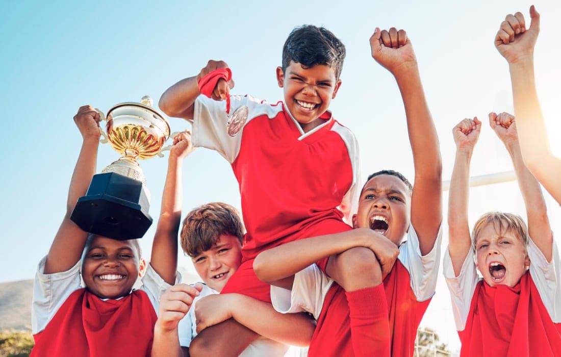 Xolo Maridueña, ator de Cobra Kai será o Ace no Live Action de One Piece